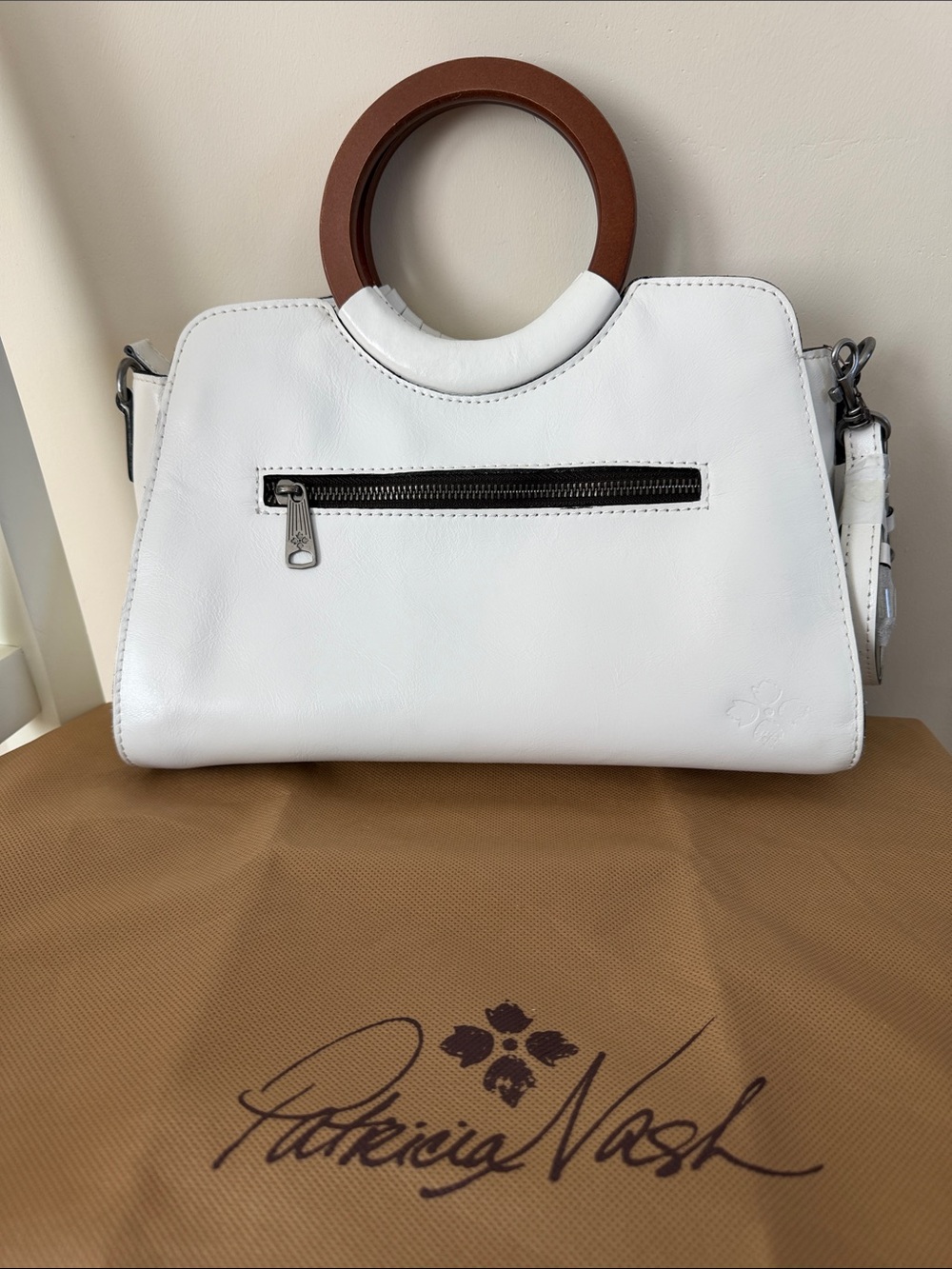 Patricia Nash French Lace Lyon Leather Satchel in White with Wood Top Handle - Picture 5 of 8